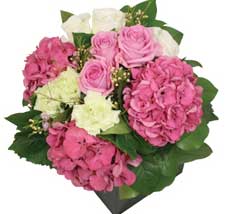 ABC Flowers Local Florist to Frances Perry House deliver B003 bouquet of roses to Frances Perry House and melbourne wide